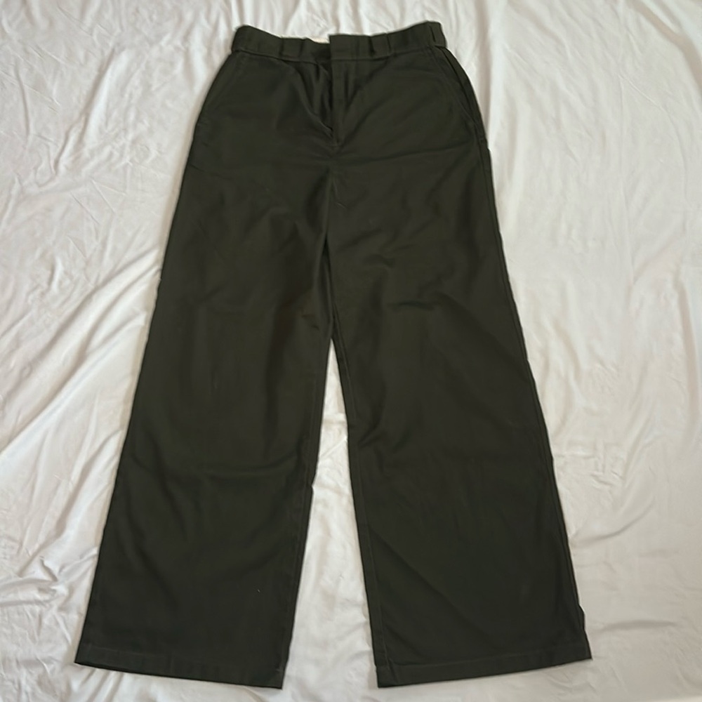 Ardene work wear cargo wide leg pants size  9 army green